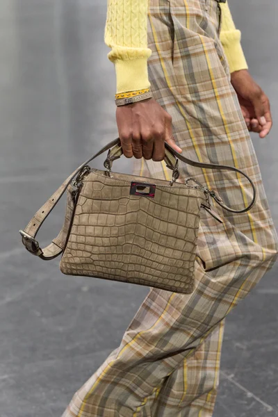 Look 17